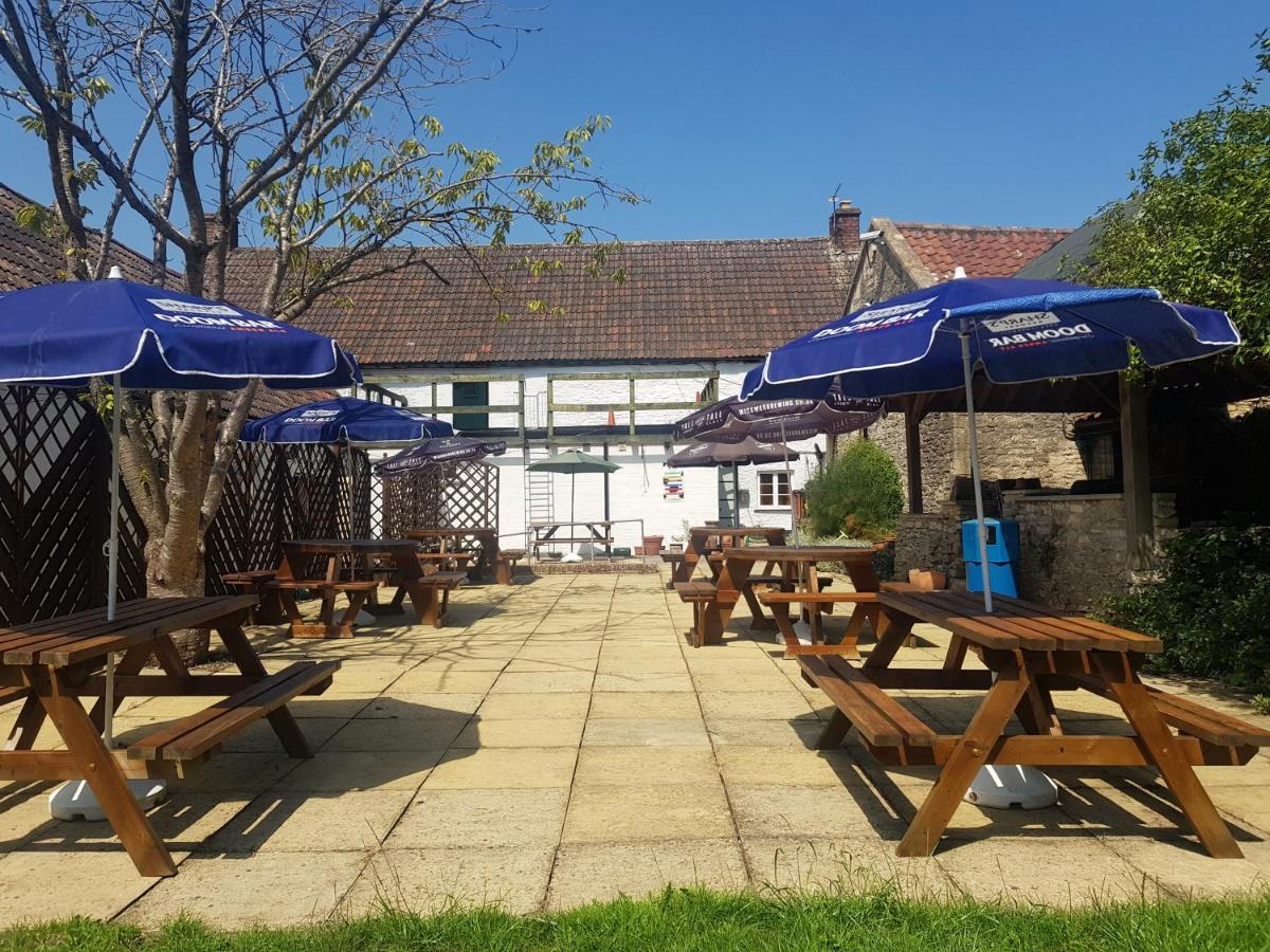 The Dog Inn Old Sodbury Екстериор снимка