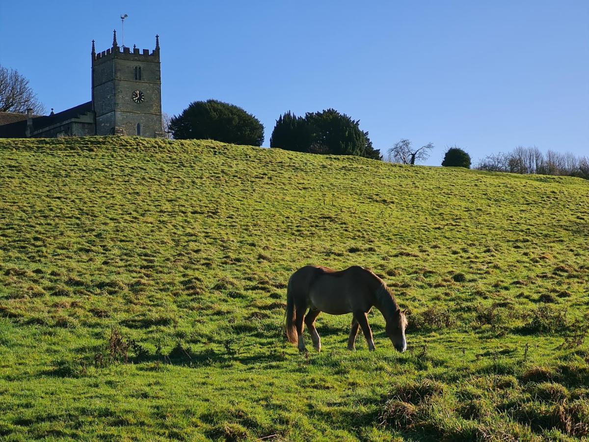 The Dog Inn Old Sodbury Екстериор снимка